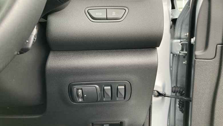 Renault Kadjar 1.5 Blue dCi Iconic 5dr EDC Diesel Hatchback